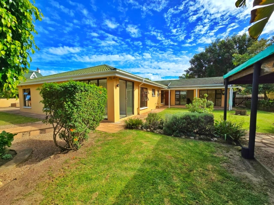 4 Bedroom Property for Sale in The Village Western Cape